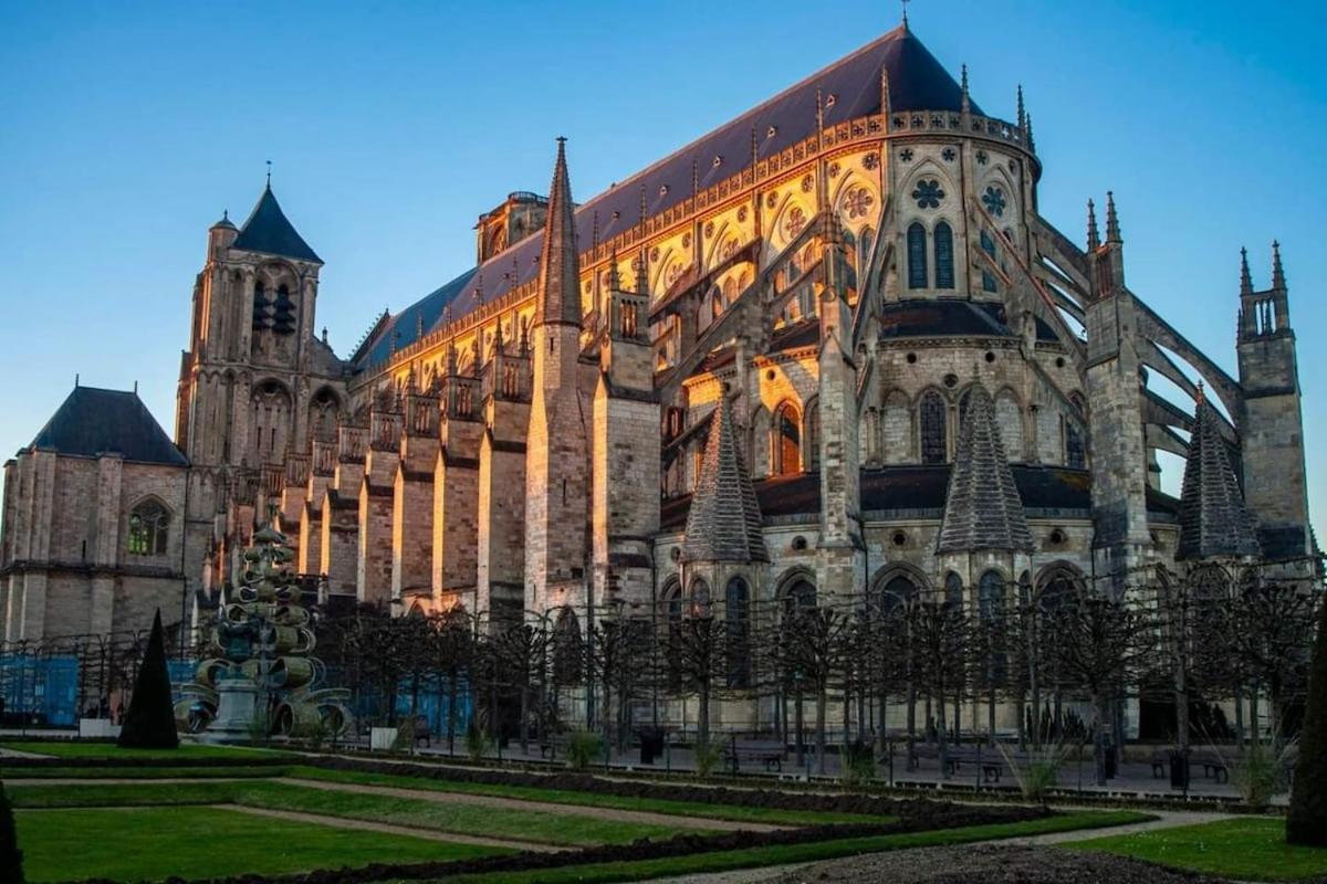 Апартаменты Lumineux & Convivial Бурж Экстерьер фото